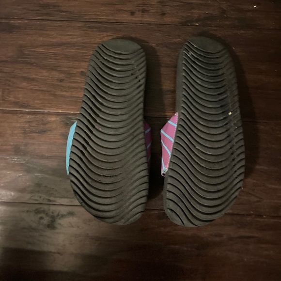 Nike Kawa kids slides size 3 - Picture 2 of 2